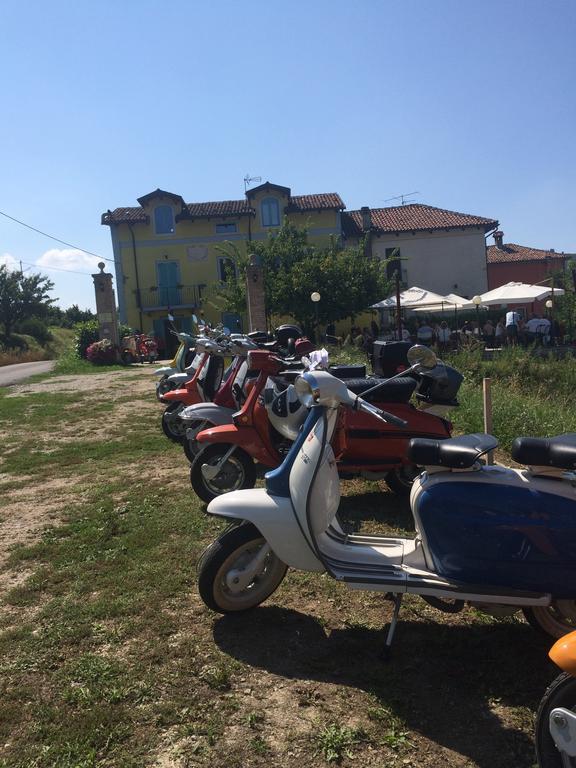 לינה וארוחת בוקר Neviglie La Terrazza Del Barbaresco מראה חיצוני תמונה