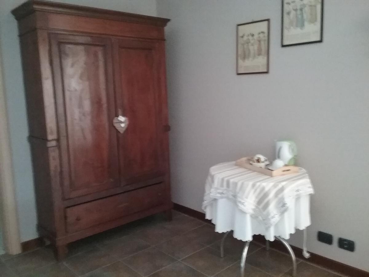 לינה וארוחת בוקר Neviglie La Terrazza Del Barbaresco מראה חיצוני תמונה