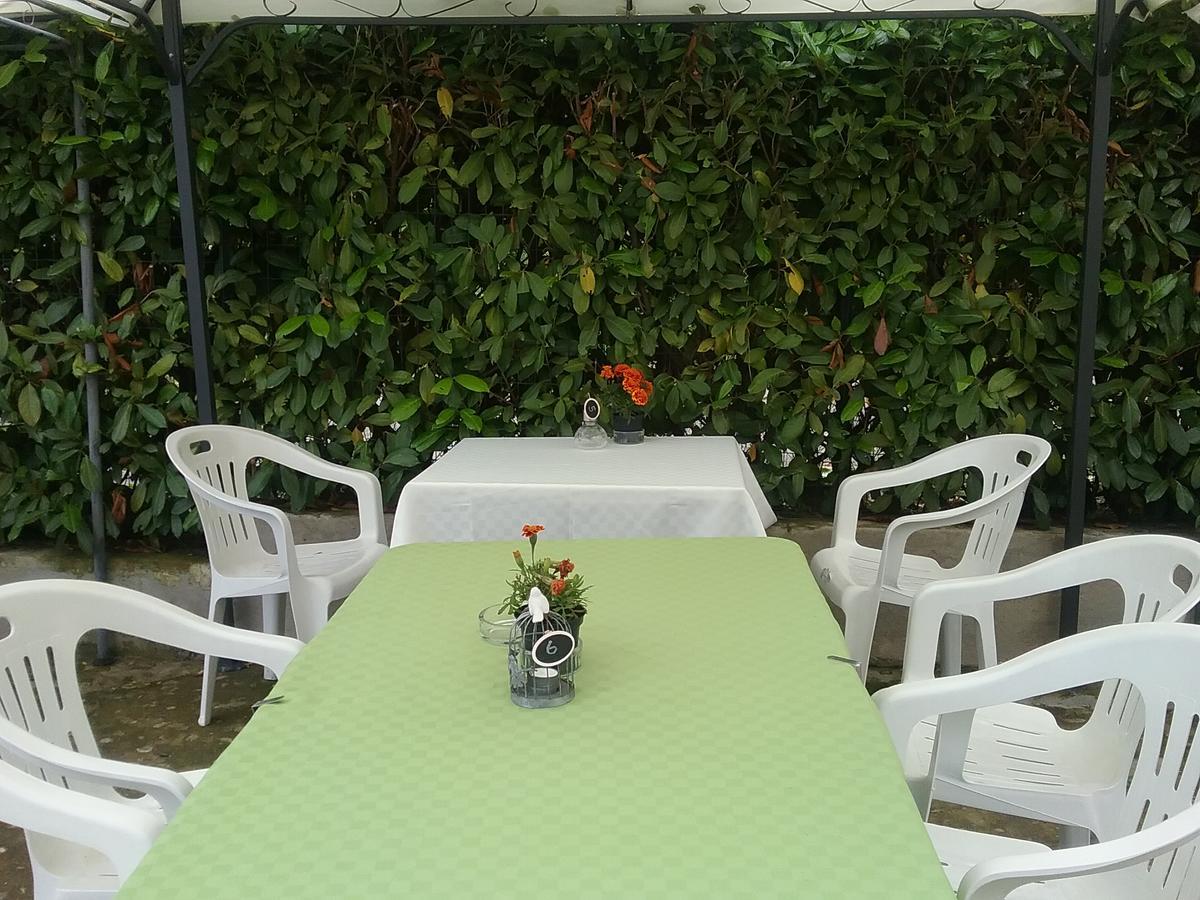 לינה וארוחת בוקר Neviglie La Terrazza Del Barbaresco מראה חיצוני תמונה